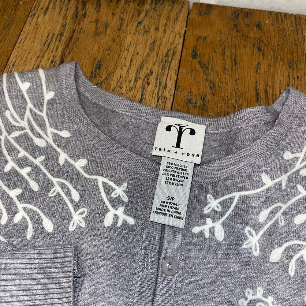 RAIN & ROSE Embroidered Cardigan - Size S - Picture 3 of 8